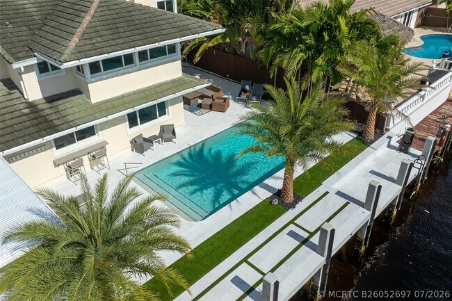 Building Photo - 39 Castle Harbor Isle Dr
