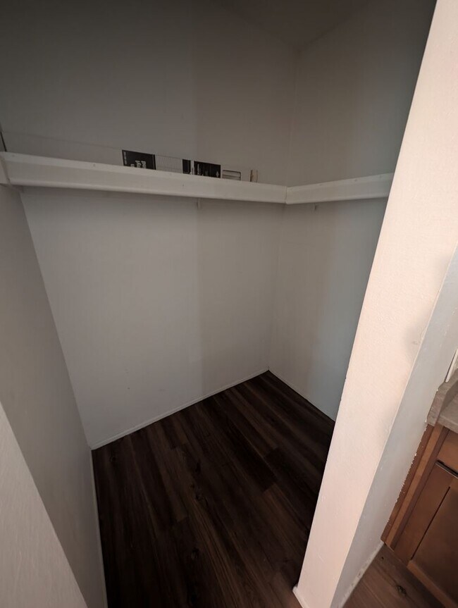 Building Photo - 4 Plex - Two Bedroom and 1 Bath Unit for Rent