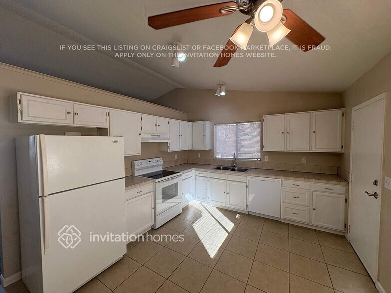 Building Photo - 6801 W Shangri La Rd