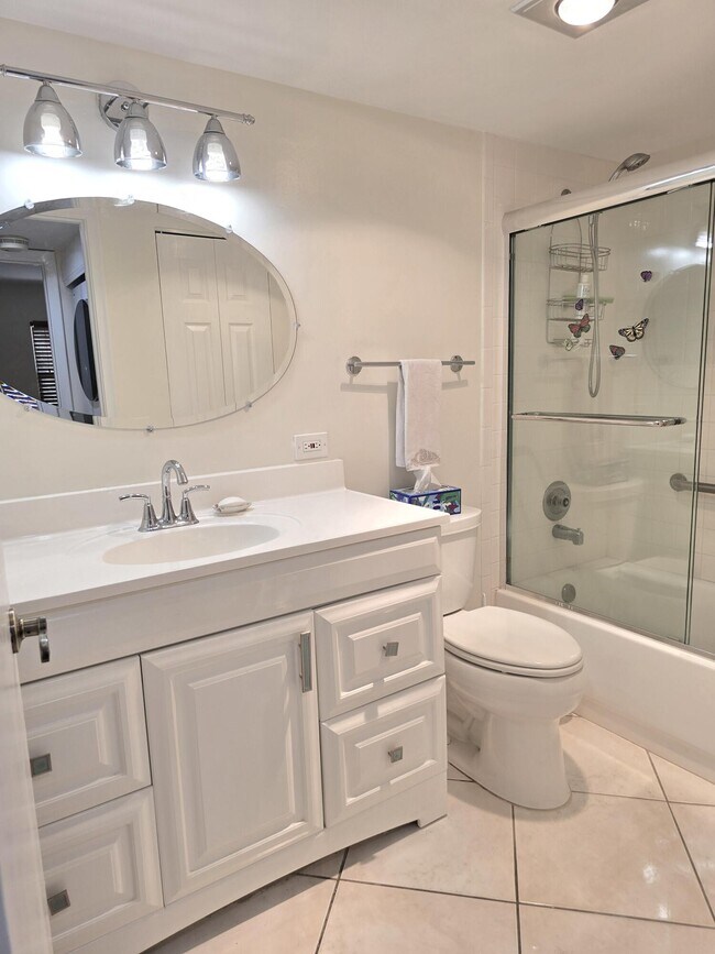 Building Photo - 3403 Bimini Ln