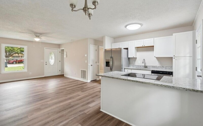 Building Photo - 103 Peake Ln