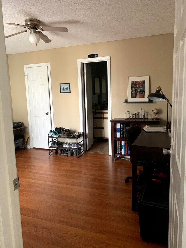 Building Photo - 239 Carriage Crossing Ln