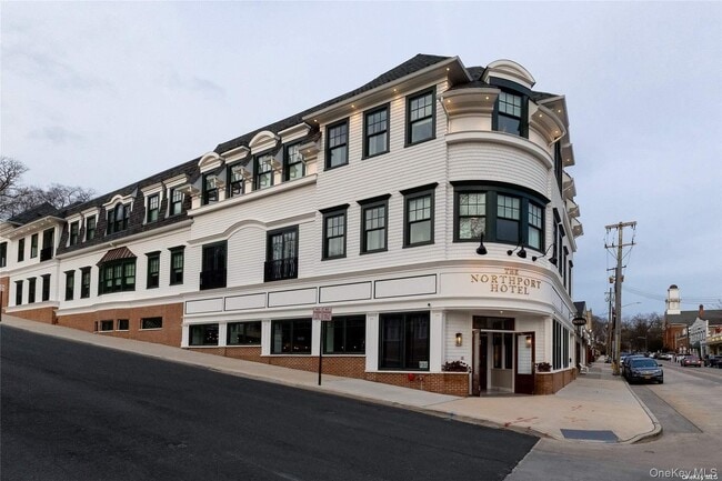 Building Photo - 147 Fort Salonga Rd