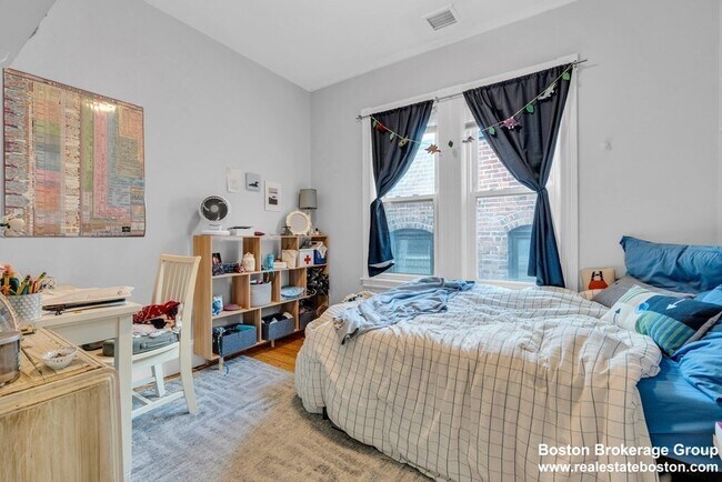 Building Photo - 180 St Alphonsus St