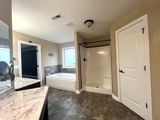 Building Photo - 1701 Winterhaven Ct