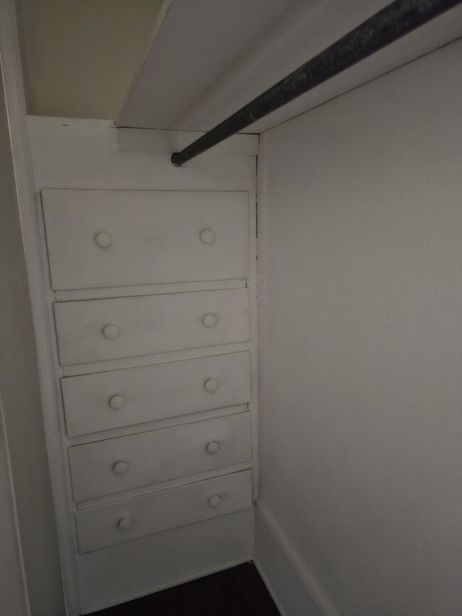 Building Photo - 1222 N Ridge Ave