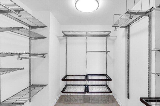 Building Photo - 5401 Collins Ave