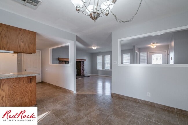 Building Photo - Bright & Spacious 3-Bed, 2-Bath Home in Wa...