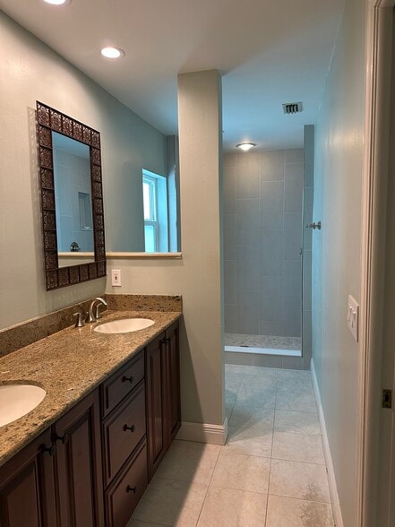 Owner’s Bathroom - 3403 W Granada St