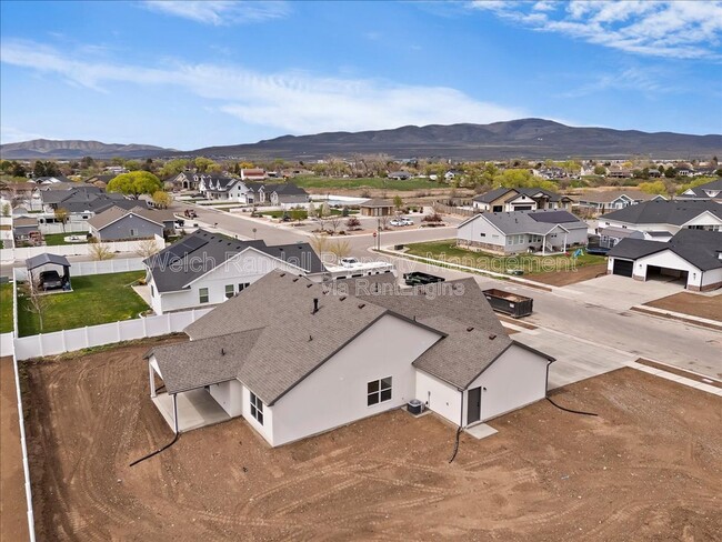 Building Photo - 834 E 300 N