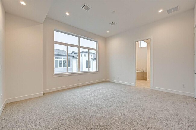 Building Photo - 8930 Spring Knoll Forest Dr