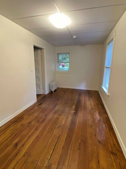 bedroom 4 - 66 Franklin St