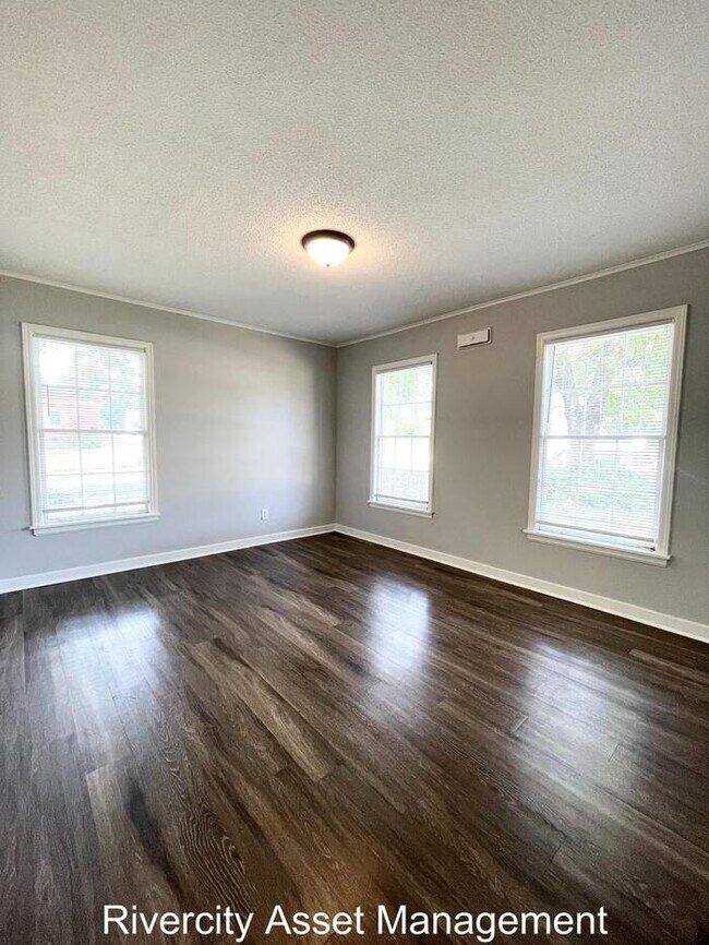Building Photo - READY FOR MOVE IN!!!!
