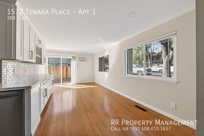 Building Photo - 1572 Tenaka Pl