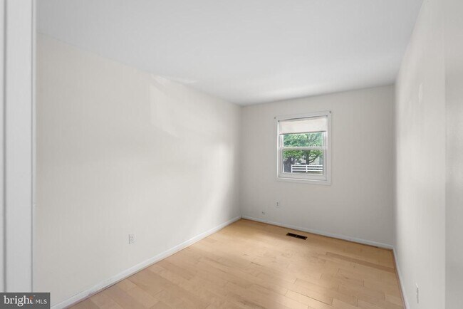 Building Photo - 623 Bywater Rd