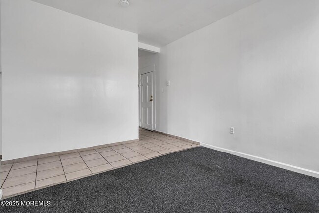 Building Photo - 720 Cortlandt St