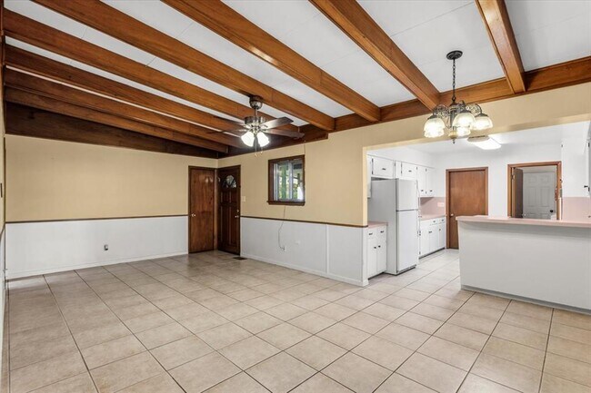 Building Photo - 3210 Bruce Dr