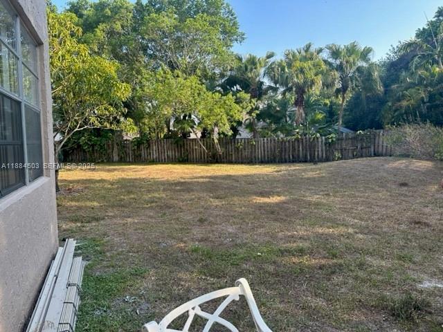 Building Photo - 9450 Live Oak Pl