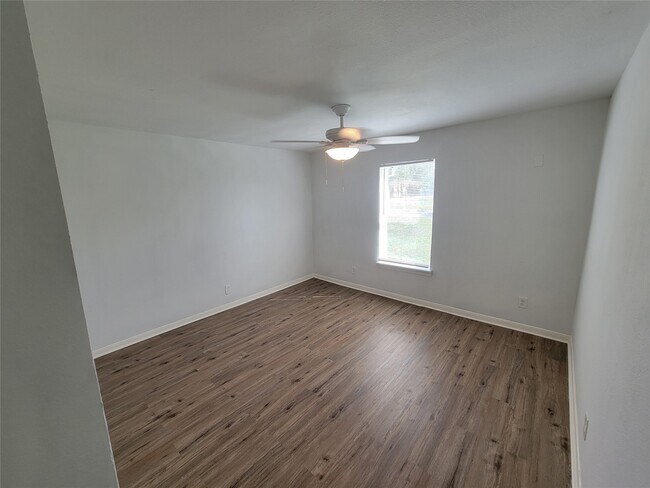 Building Photo - 830 Becker St