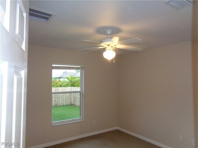 Building Photo - 2830 SW 35th Ln