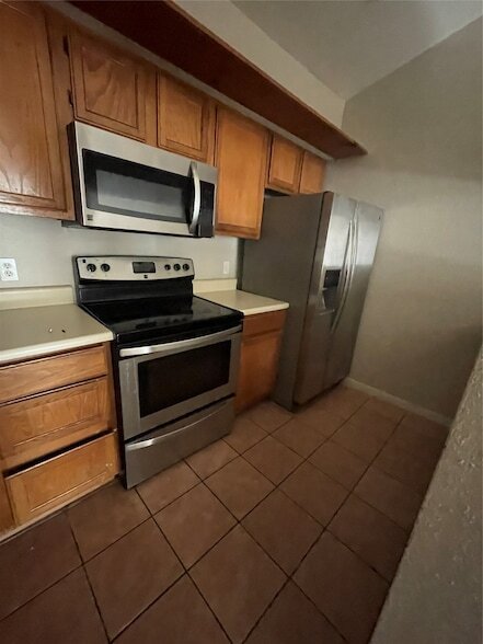 Building Photo - 2121 El Paseo St