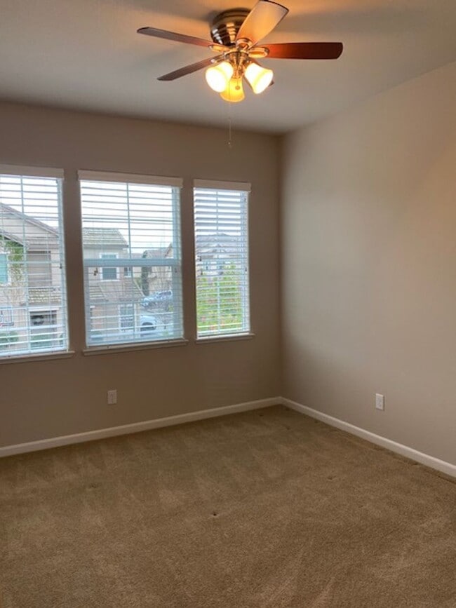 Building Photo - Immaculate Rocklin home- Available 4/15