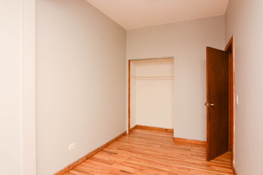 Building Photo - 1720 N Damen Ave