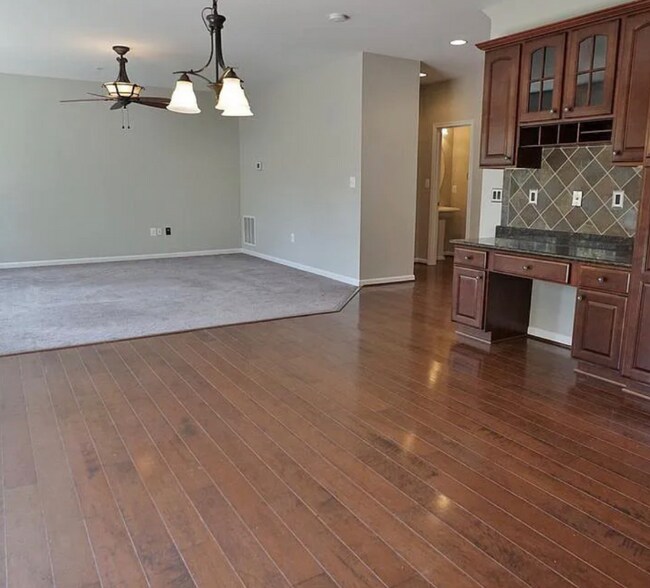 Building Photo - 46123 Gooseneck Dr