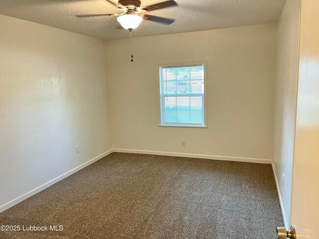 Building Photo - 2205 33rd St