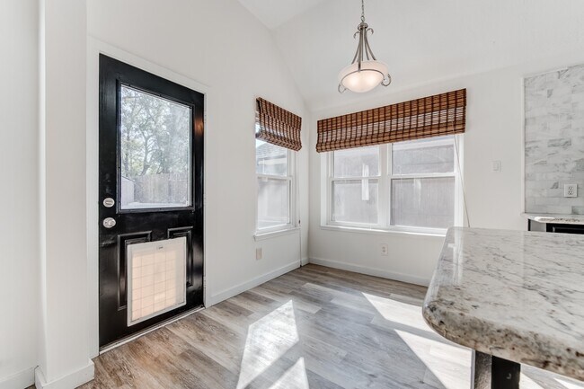 Building Photo - 31302 Baker Lake Dr