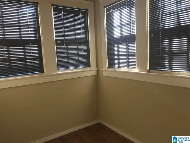 Building Photo - 4328 5th Ave S