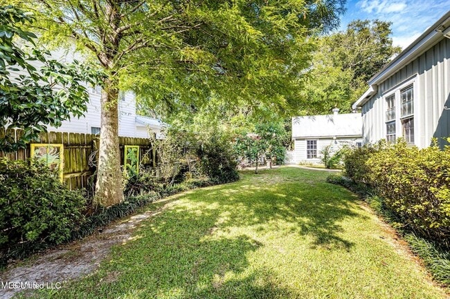 Building Photo - 145 St Francis St