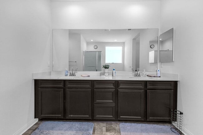 Building Photo - Spacious 5-Bedroom Home in Spencer’s Crossing – Murrieta - 6 Month - 1 Year or Lease To Own!