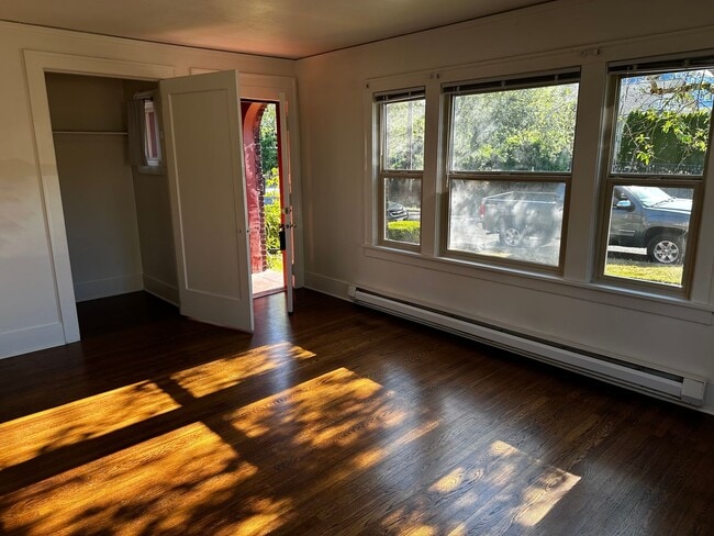 Building Photo - Classic Charming Bungalow in the Heart of ...