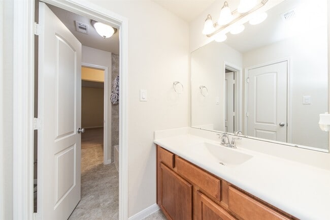 Building Photo - 26718 Hartford Grove Ln