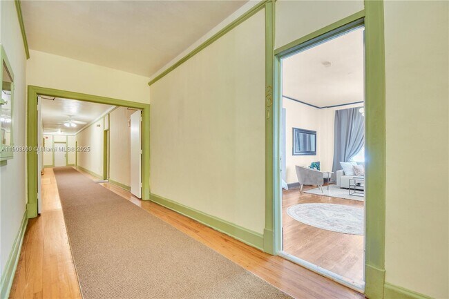 Building Photo - 900 16th St