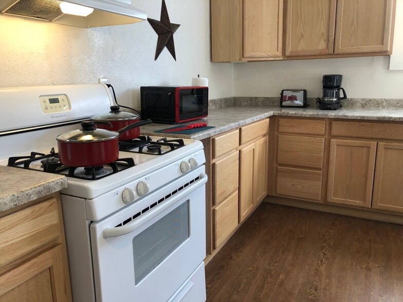 Building Photo - 124 S 5th St