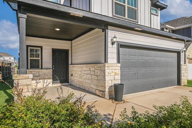 Building Photo - 661 Pickrell Lp