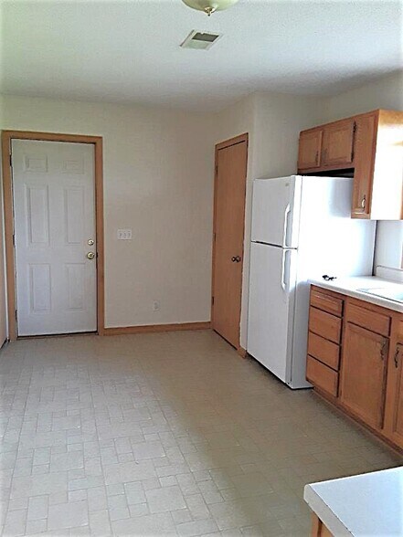 Building Photo - 2102 135th St