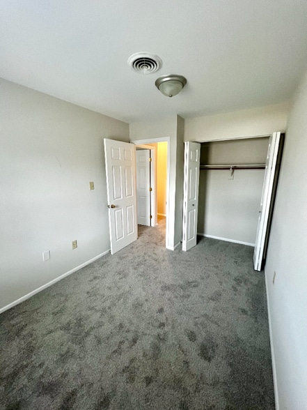 Building Photo - 167 Stonegate Dr