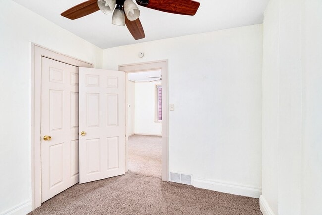 Building Photo - 5724 W 8th St