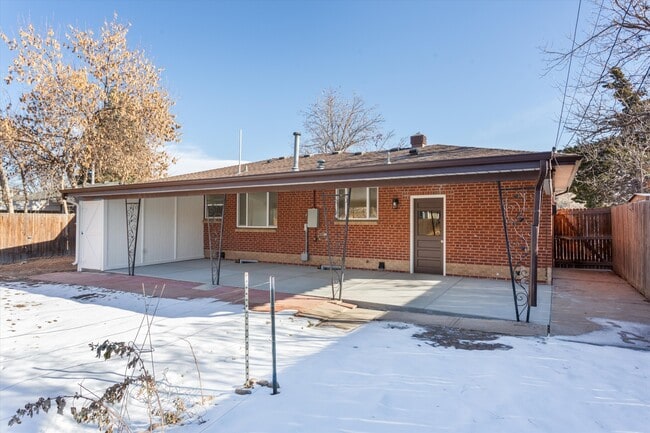 Building Photo - 1465 S Eaton St