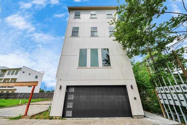Building Photo - 3913 Griggs Rd