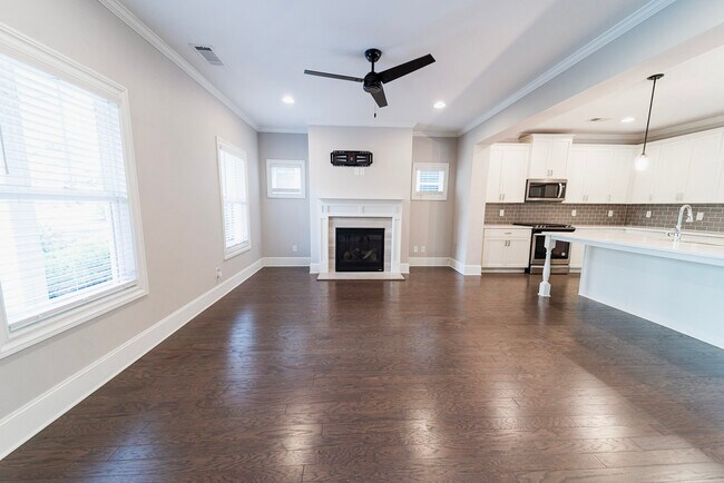 Building Photo - 1791 Willow Way