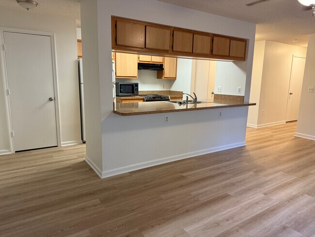 Building Photo - 14201 Woolen Oak Ct