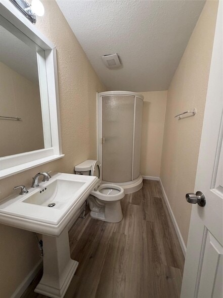 Building Photo - 236 Live Oak Dr