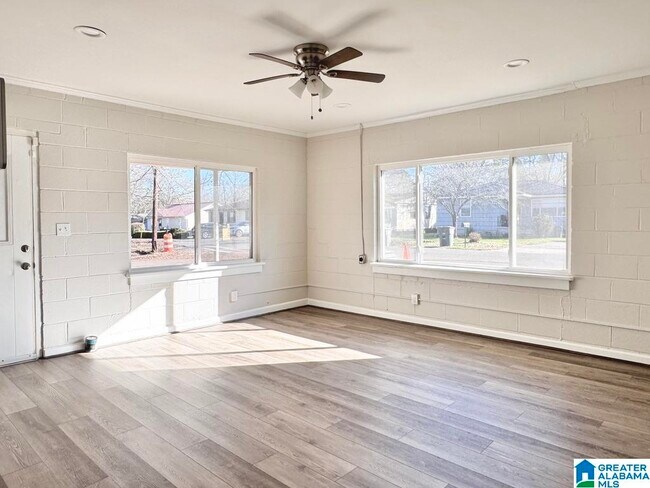 Building Photo - 5624 Avenue Q