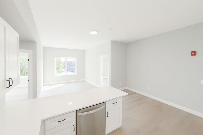 Building Photo - 391 Springfield Ave