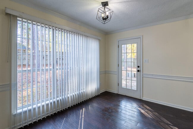 Building Photo - 1051 Waltons Ct
