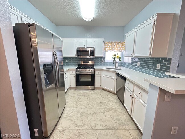 Building Photo - 1830 N Buffalo Dr